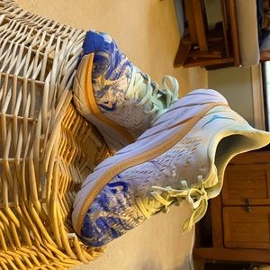 Hoka Clifton 8 Women’s Running Shoes